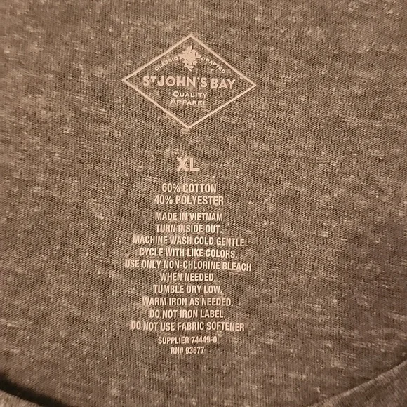 NWT. St. John's Bay. Green elephant print short sleeve t-shirt. XL - Picture 2 of 6